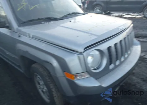 2015 Jeep Patriot Sport z USA, uszkodzony, nr VIN 1C4NJRBBXFD135414